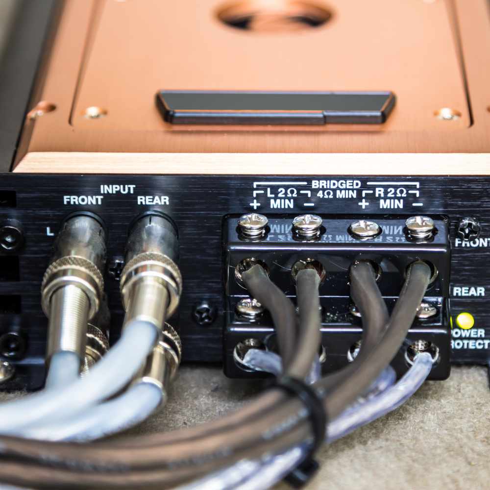 Amplificador Auto Alt. auto 2x100w 5" 13cm woofer porta 01813w